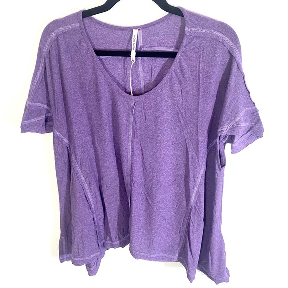 Lilac purple inside-out seam curved hem loose top. NEW! - Picture 16 of 16